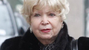 Összeroppant a gyászban Torgyán özvegye!