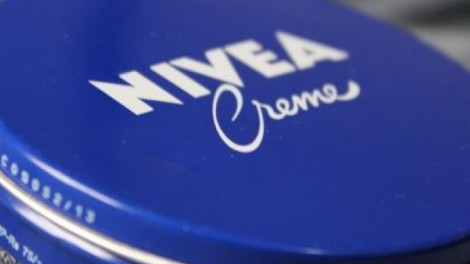 A legtöbb háztartásban van kék dobozos Nivea krém, ami nem csak bőrpuhításra jó!