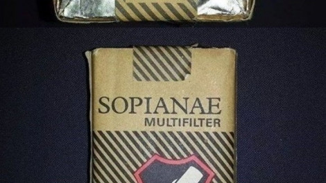 Emlékszel még, se zárjegy, se gusztustalan fotók nem voltak a cigis dobozon?