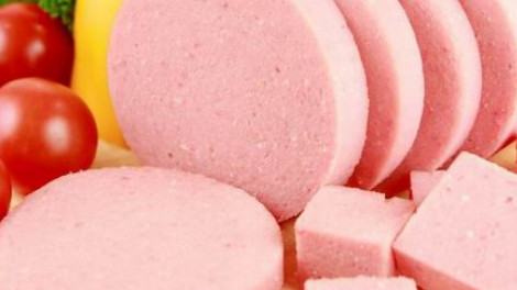 Már nem mered megvenni a bolti parizert? Inkább készíts otthon! 15 perc az egész!