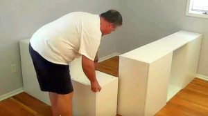 Akciósan megvette a konyhaszekrény elemeket, és összerakott belőle egy szuper ágyat!